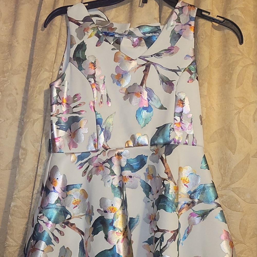 Little Girls off white flare out dress